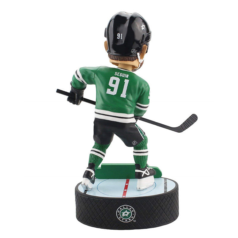 Resin crafts simulation of ice hockey players bobblehead figure decoration custom statue manufacturers